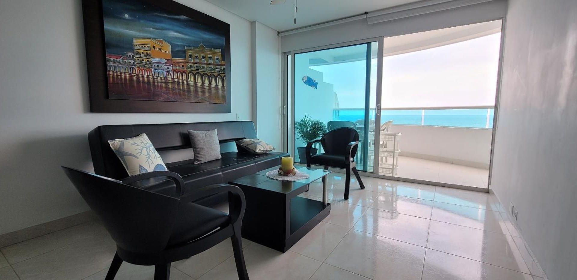 Torres Del Lago - By Fantastic