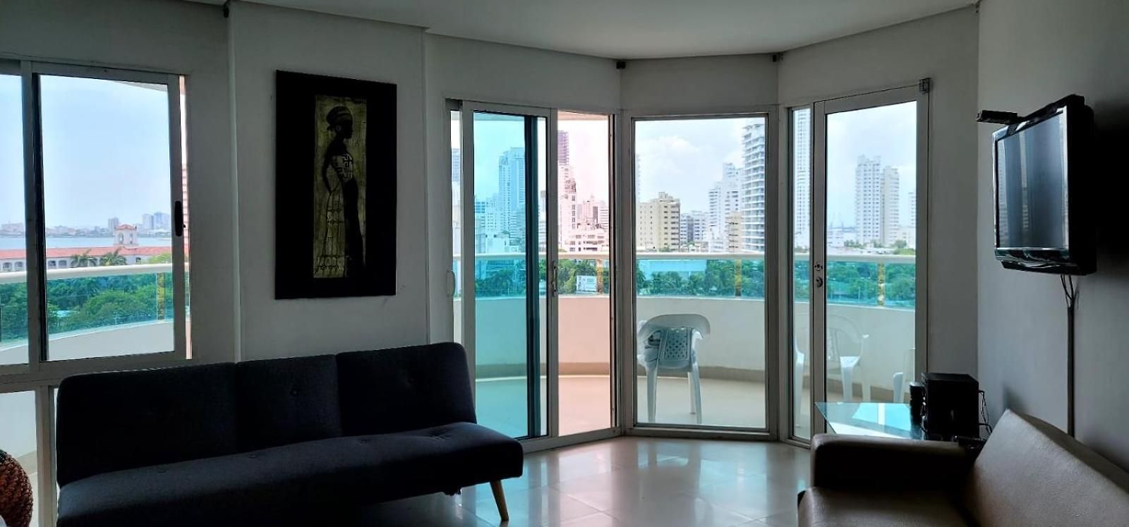 Torres Del Lago - By Fantastic