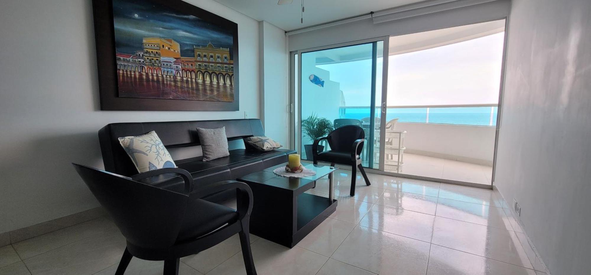 Torres Del Lago - By Fantastic